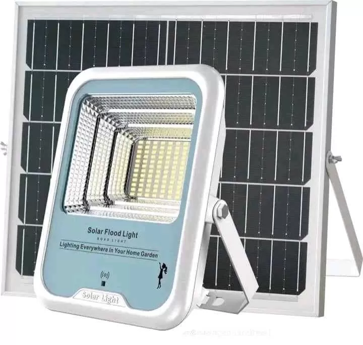 SOLAR FLOOD LIGHTS: High quality solar flood lights for homes and business
With 1 year warranty. Thi